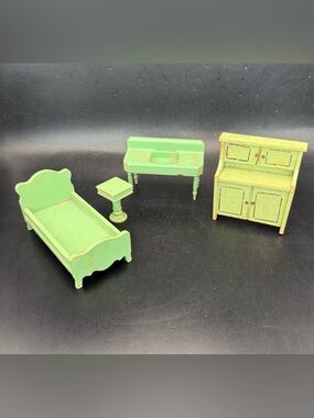 VTG 30’s Strombecker Green Wooden Dollhouse Furniture Bed, Table, Sink & Cabinet
